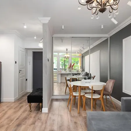 Urban Chic - Modern & Stylish, Aleja Solidarnosci *