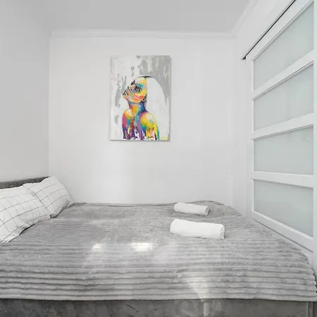 Urban Chic - Modern & Stylish, Aleja Solidarnosci